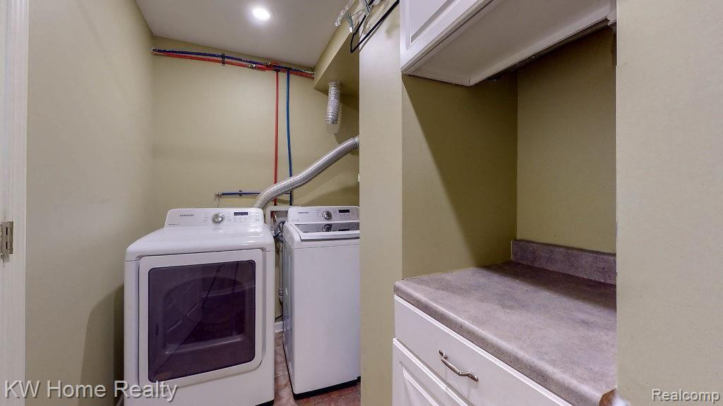 415 LEON Road, Walled Lake, MI 48390 — Photo 39