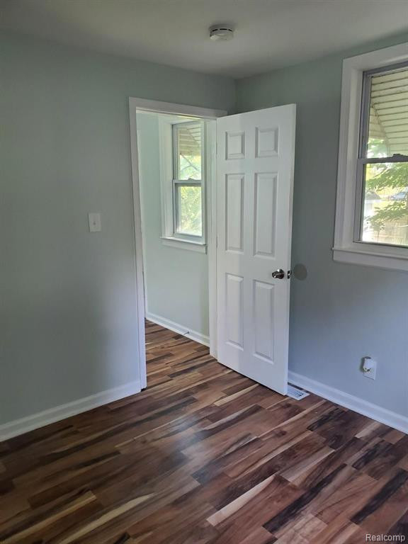 80 FOREST Street, Riverview, MI 48218 — Photo 4