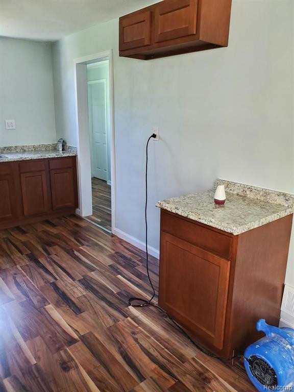 80 FOREST Street, Riverview, MI 48218 — Photo 9