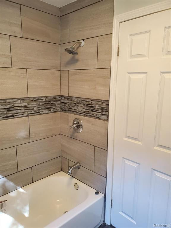 80 FOREST Street, Riverview, MI 48218 — Photo 11