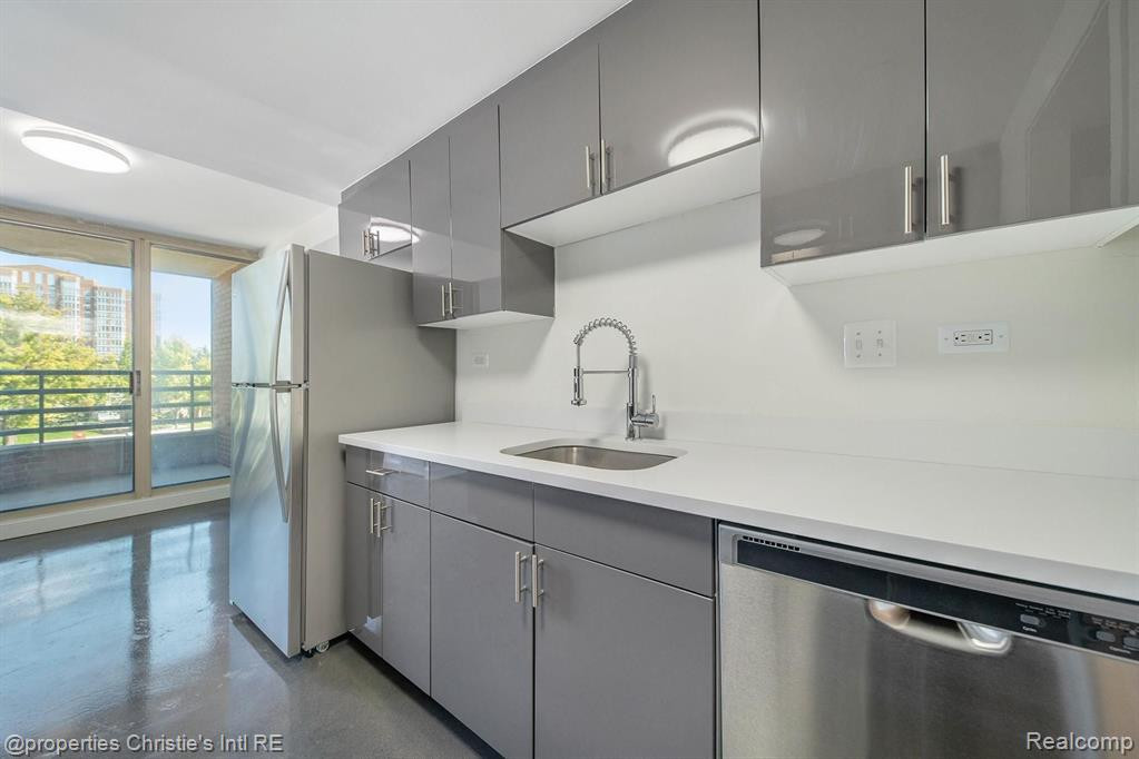 3320 Spinnaker Lane, 8D, Detroit, MI 48207 — Photo 3