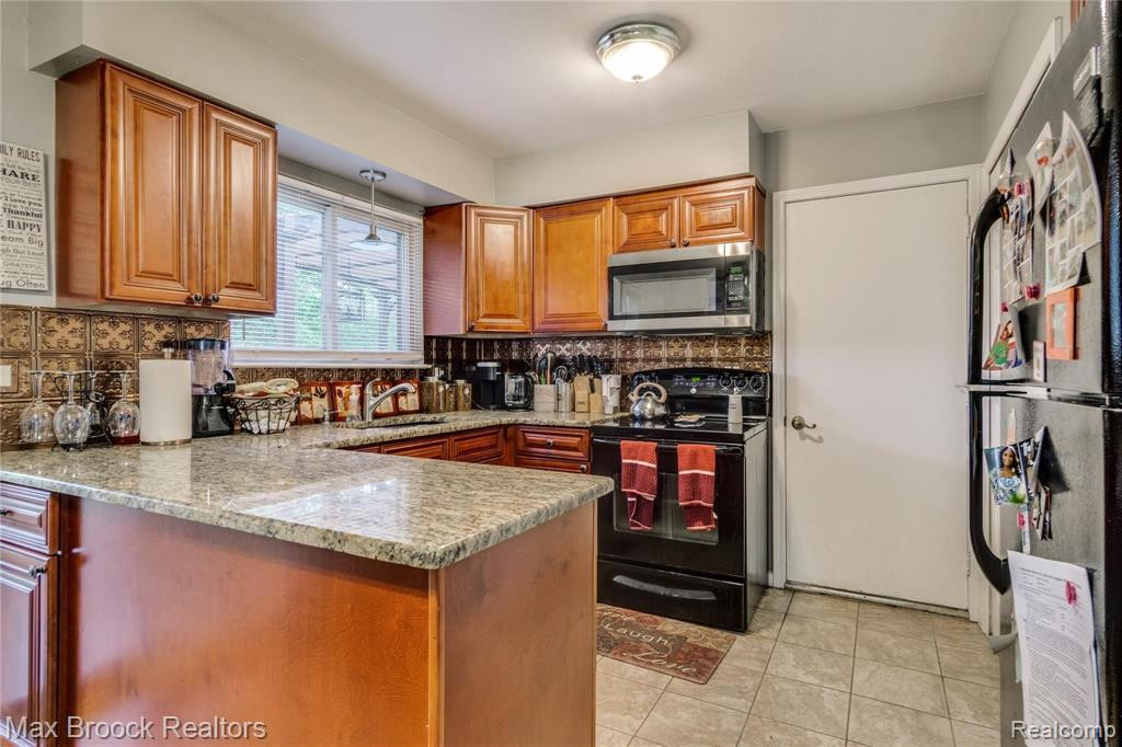 9225 Arlington Drive, Ypsilanti, MI 48198 — Photo 12