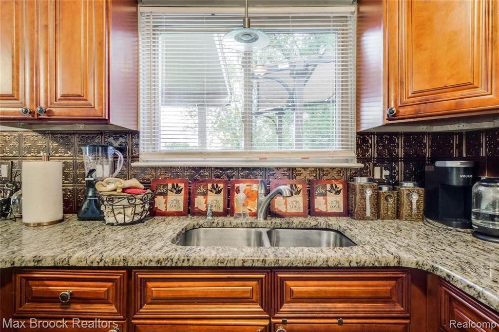 9225 Arlington Drive, Ypsilanti, MI 48198 — Photo 14