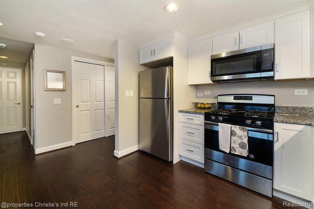 3320 Spinnaker Lane, 8F, Detroit, MI 48207 — Photo 3