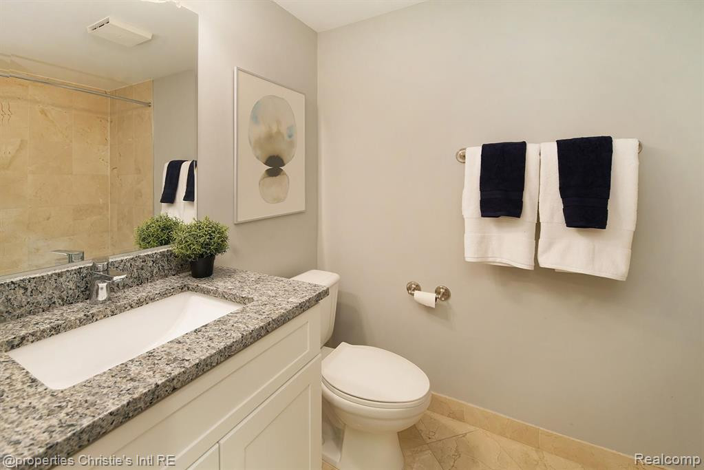 3320 Spinnaker Lane, 8F, Detroit, MI 48207 — Photo 4