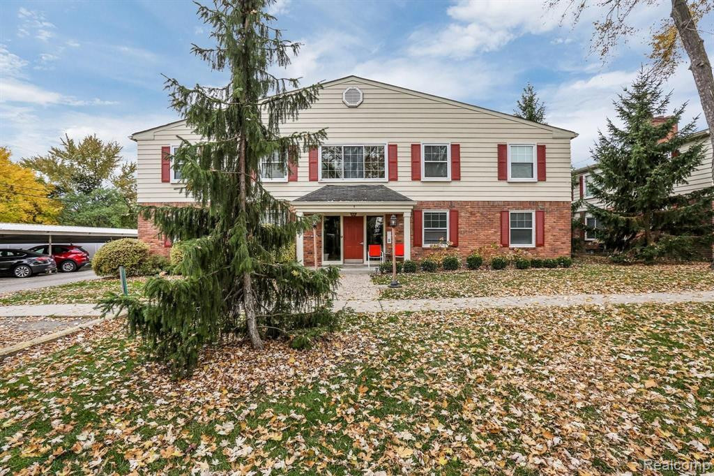 719 W MAPLE Road, Clawson, MI — front exterior