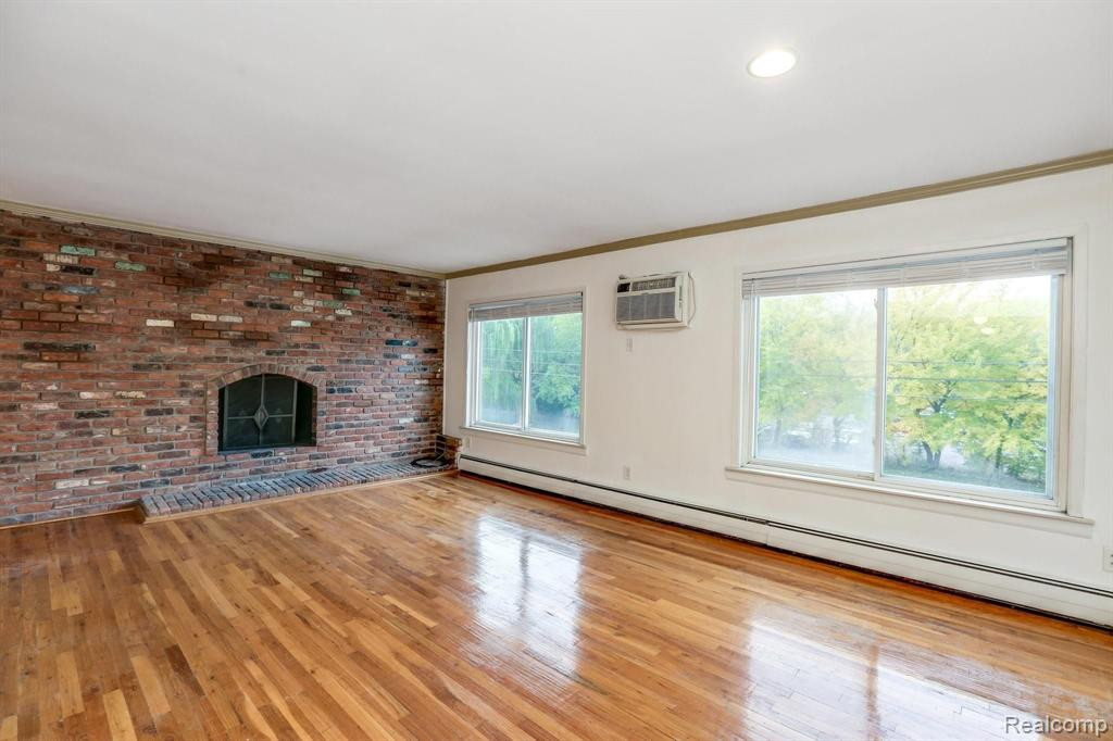 719 W MAPLE Road, Clawson, MI — Photo 9