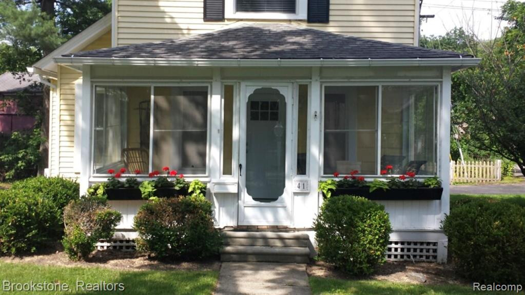 41 N HOLCOMB Road, Clarkston, MI — front exterior