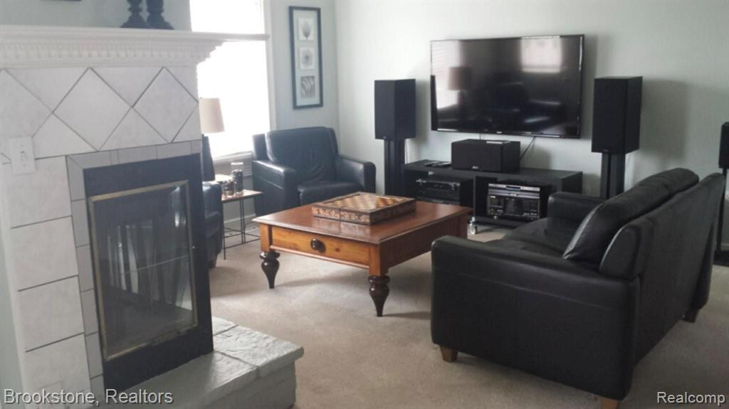41 N HOLCOMB Road, Clarkston, MI — Photo 4