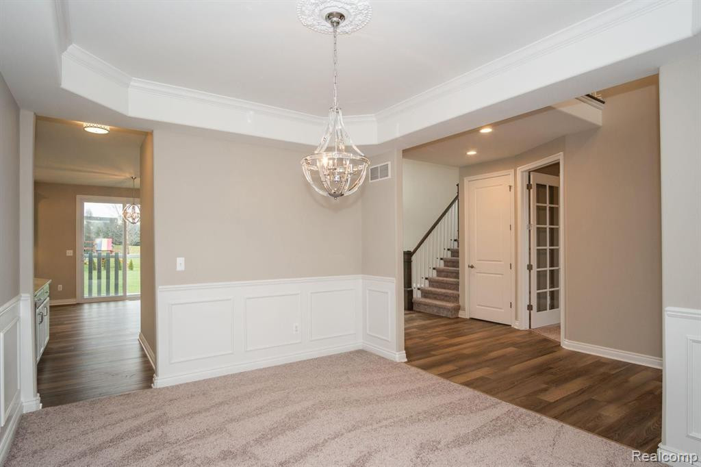 916 SADDLE CLUB Lane, Howell, MI 48843 — Photo 9