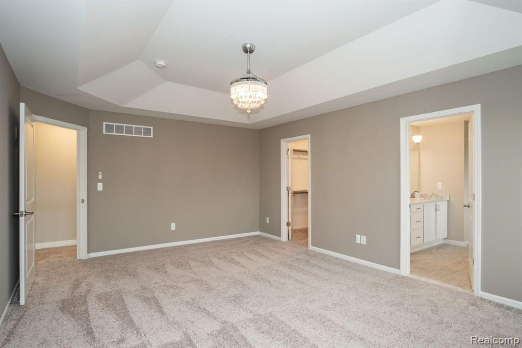 916 SADDLE CLUB Lane, Howell, MI 48843 — Photo 12
