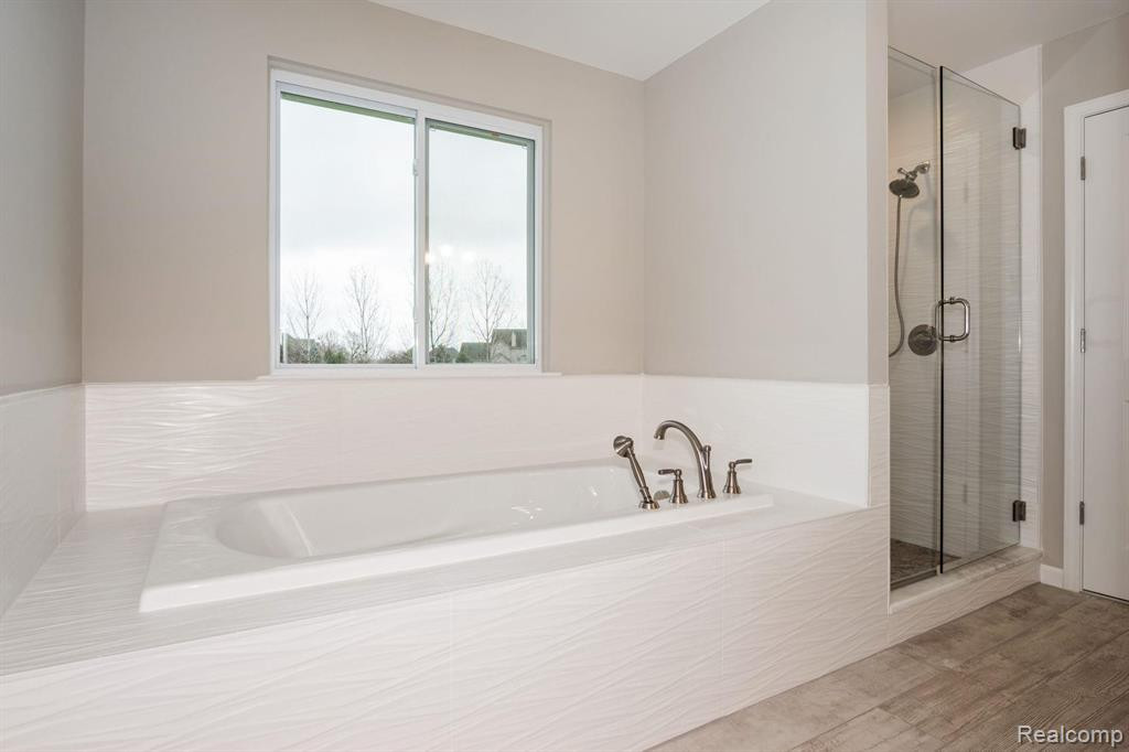 916 SADDLE CLUB Lane, Howell, MI 48843 — Photo 14