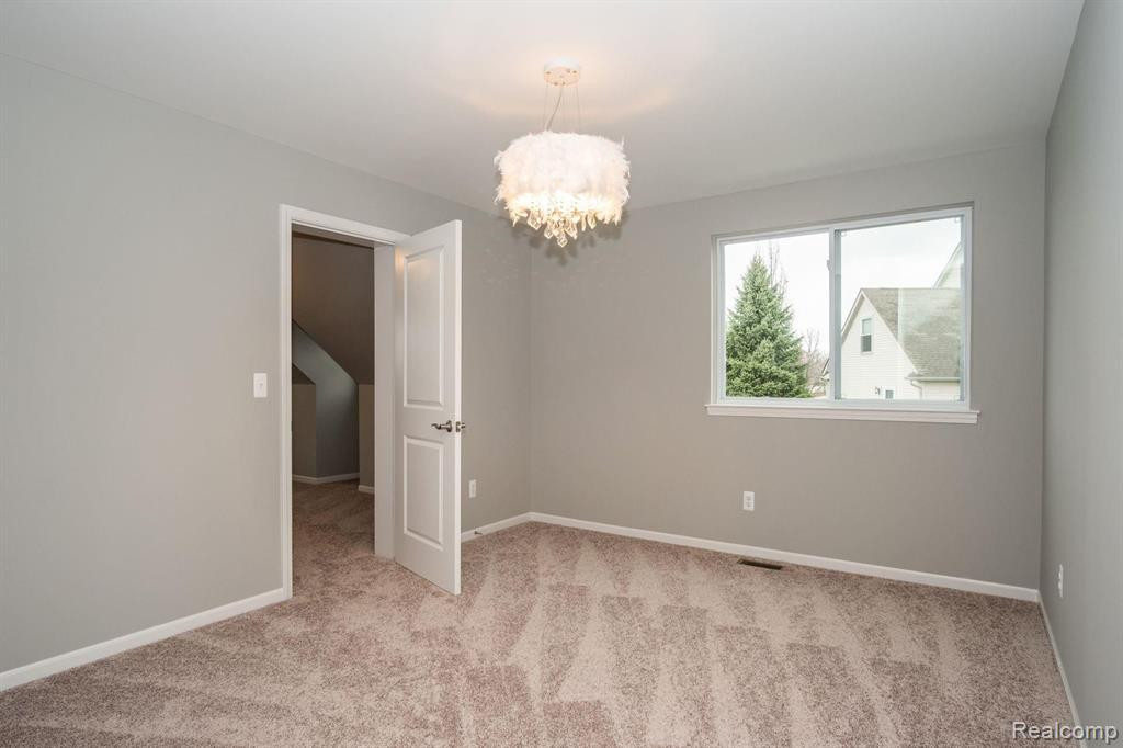 916 SADDLE CLUB Lane, Howell, MI 48843 — Photo 18