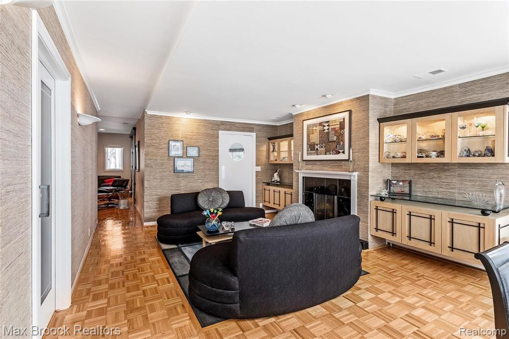 5481 Sunnycrest Drive, West Bloomfield, MI 48323 — Photo 5