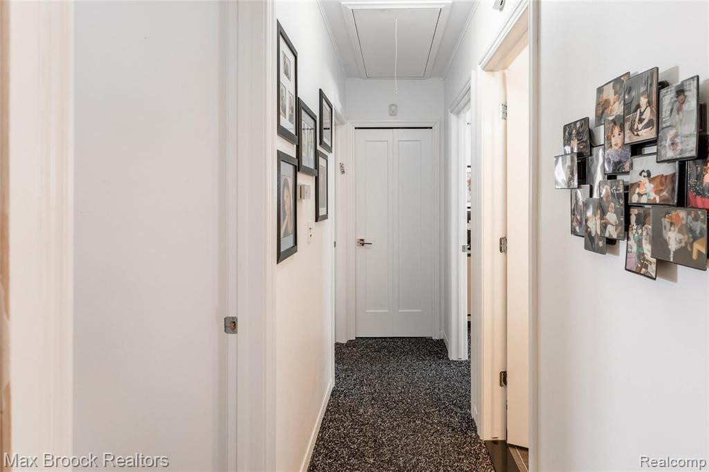 5481 Sunnycrest Drive, West Bloomfield, MI 48323 — Photo 12