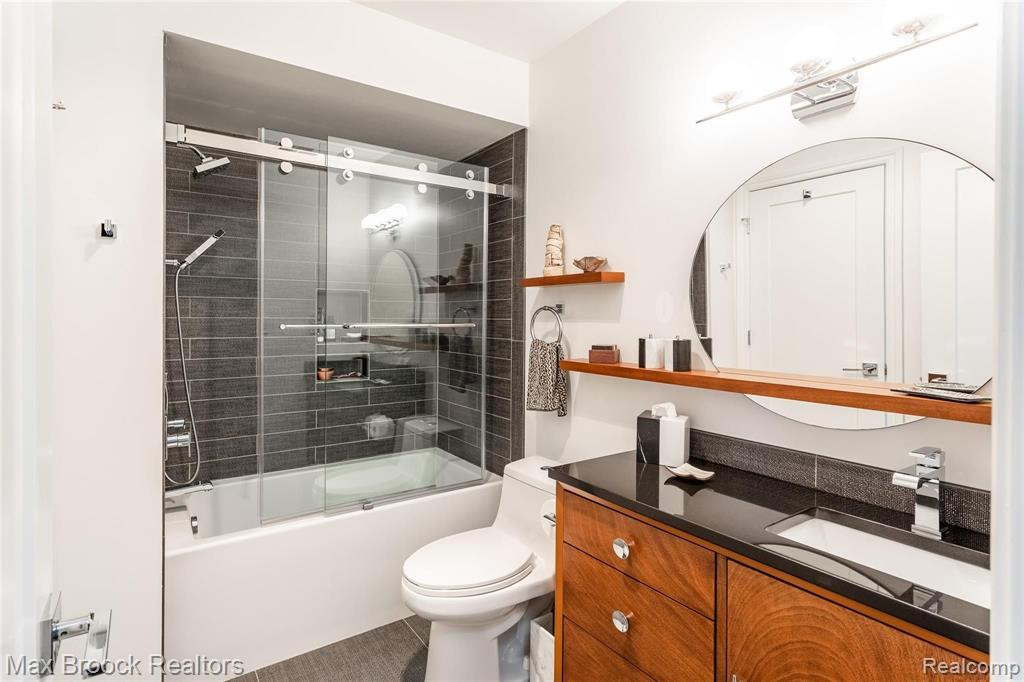 5481 Sunnycrest Drive, West Bloomfield, MI 48323 — Photo 13