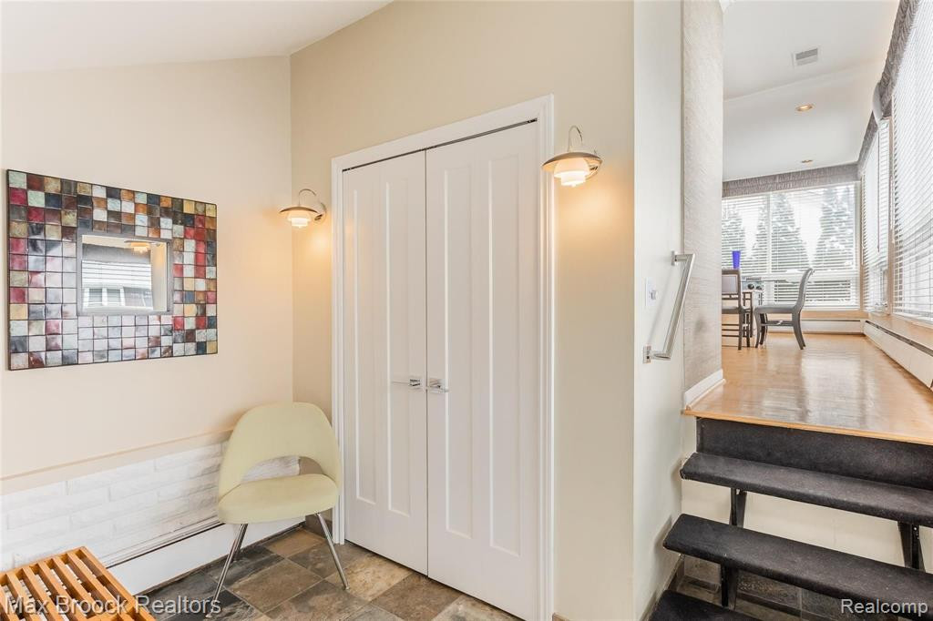 5481 Sunnycrest Drive, West Bloomfield, MI 48323 — Photo 19