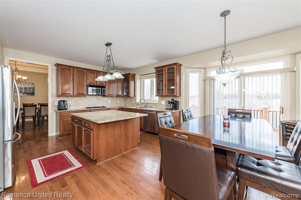 54330 MEADOW Court, South Lyon, MI 48178 — Photo 19