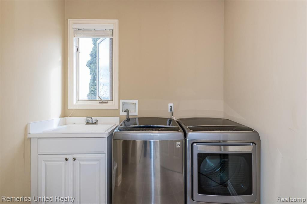 54330 MEADOW Court, South Lyon, MI 48178 — Photo 25