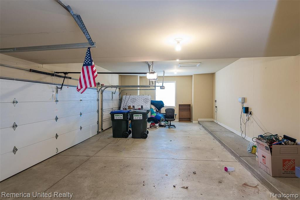 54330 MEADOW Court, South Lyon, MI 48178 — Photo 26