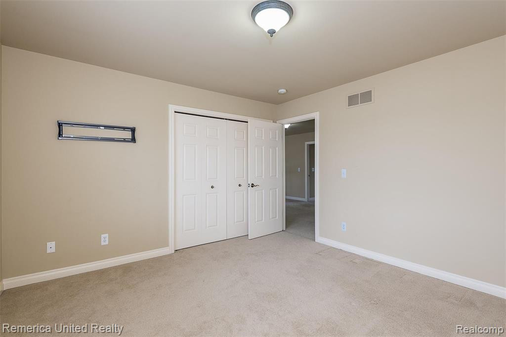 54330 MEADOW Court, South Lyon, MI 48178 — Photo 28