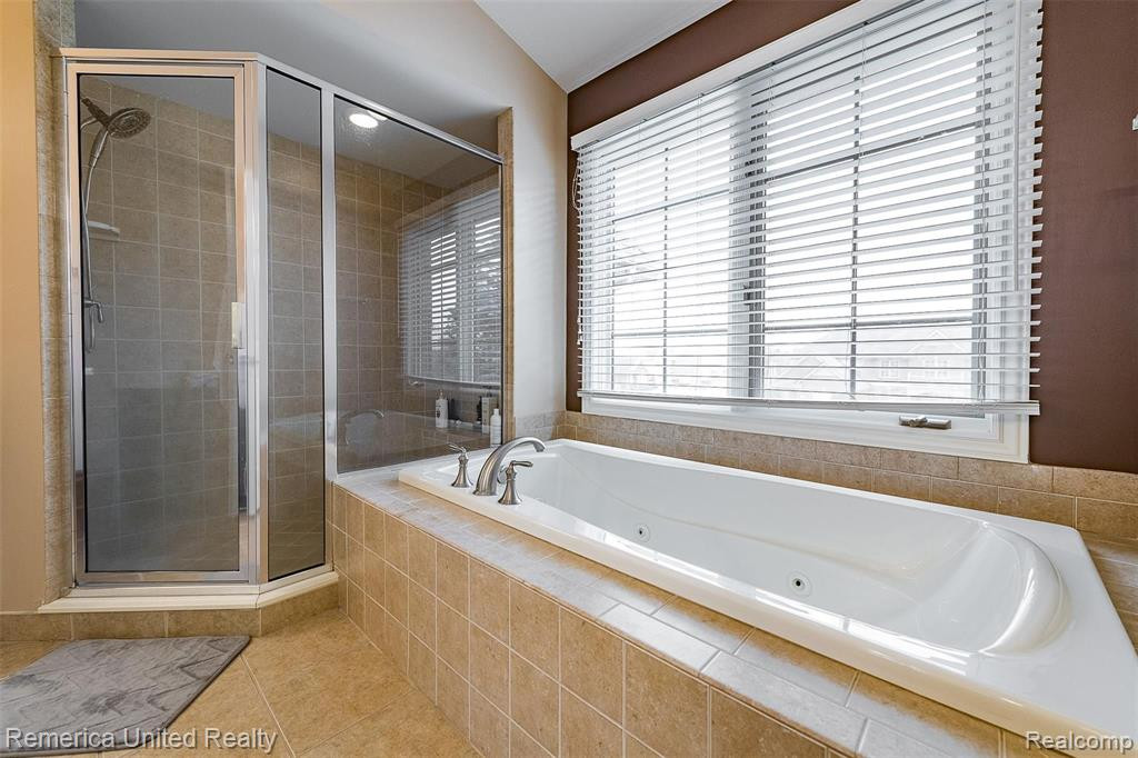 54330 MEADOW Court, South Lyon, MI 48178 — Photo 35