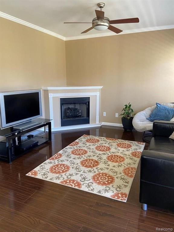 528 RED OAK Court, Walled Lake, MI 48390 — Photo 2