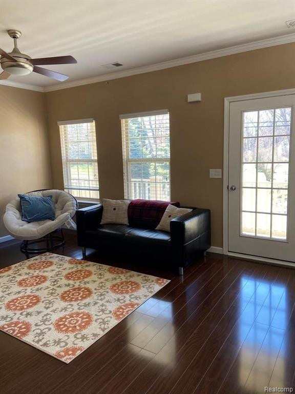 528 RED OAK Court, Walled Lake, MI 48390 — Photo 3