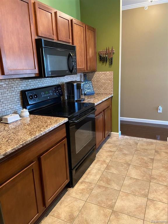 528 RED OAK Court, Walled Lake, MI 48390 — Photo 7