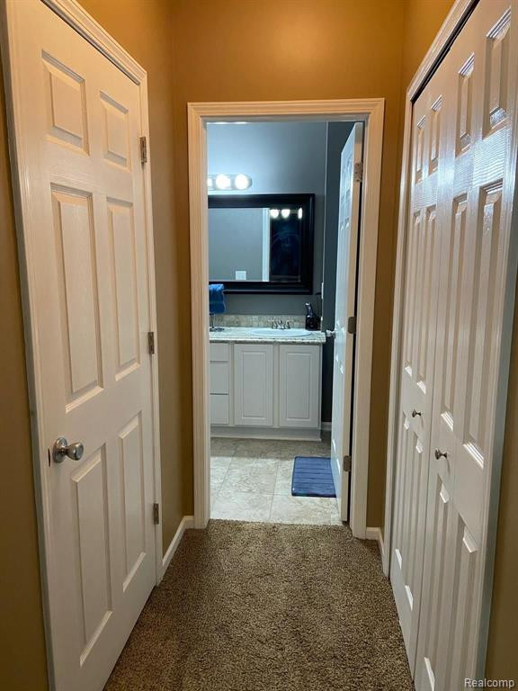528 RED OAK Court, Walled Lake, MI 48390 — Photo 15