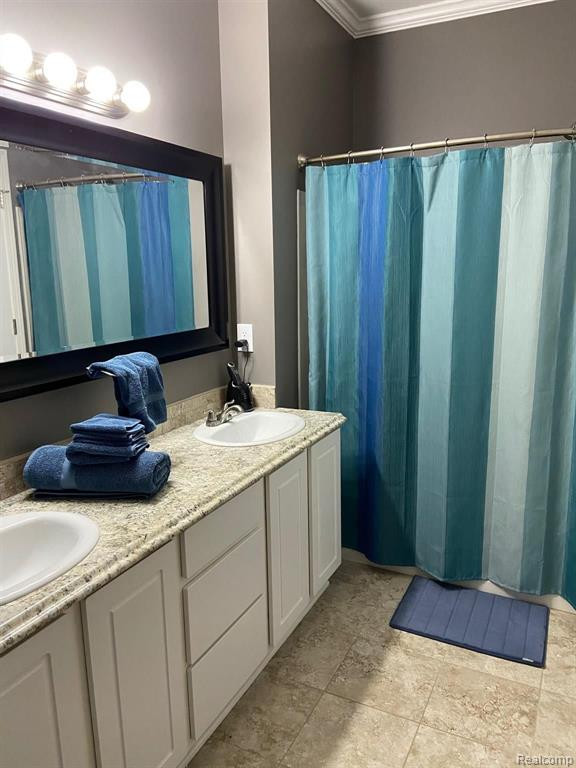 528 RED OAK Court, Walled Lake, MI 48390 — Photo 16