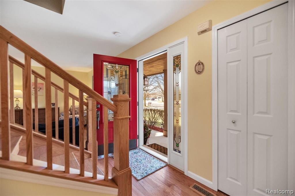 5470 MILL RACE Way, Commerce Twp, MI 48382 — Photo 5