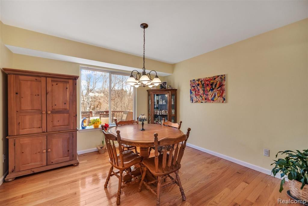 5470 MILL RACE Way, Commerce Twp, MI 48382 — Photo 8
