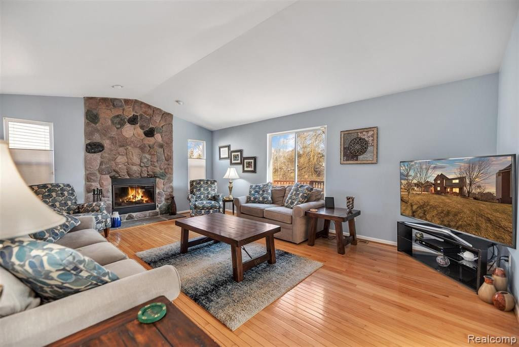 5470 MILL RACE Way, Commerce Twp, MI 48382 — Photo 15