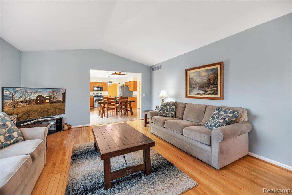 5470 MILL RACE Way, Commerce Twp, MI 48382 — Photo 16