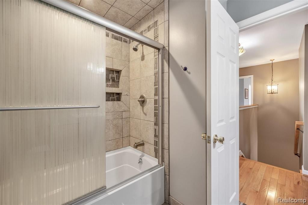 5470 MILL RACE Way, Commerce Twp, MI 48382 — Photo 29
