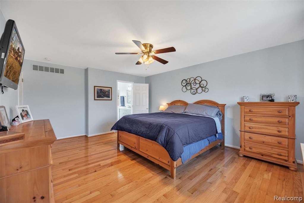 5470 MILL RACE Way, Commerce Twp, MI 48382 — Photo 32