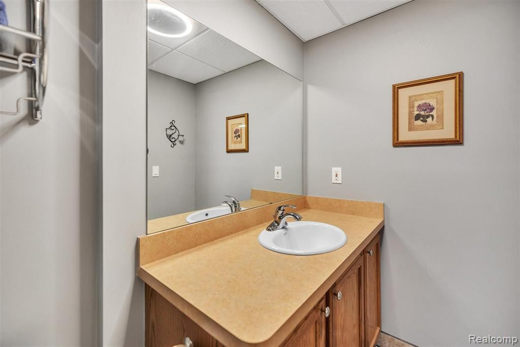 5470 MILL RACE Way, Commerce Twp, MI 48382 — Photo 40