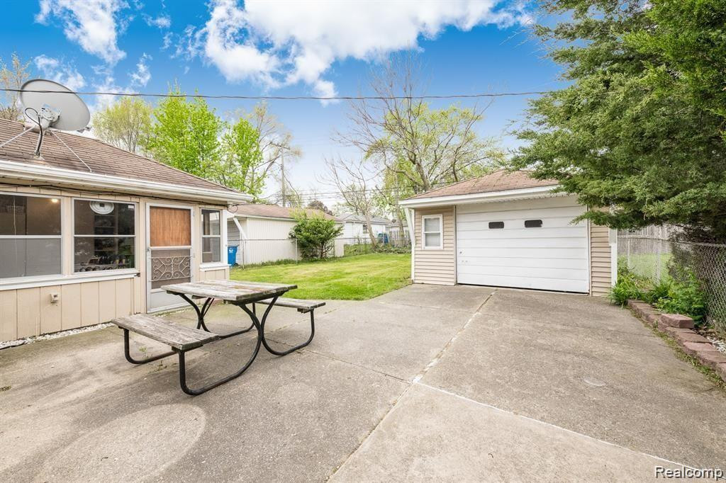 7299 MAYBURN Street, Dearborn Heights, MI 48127 — Photo 4