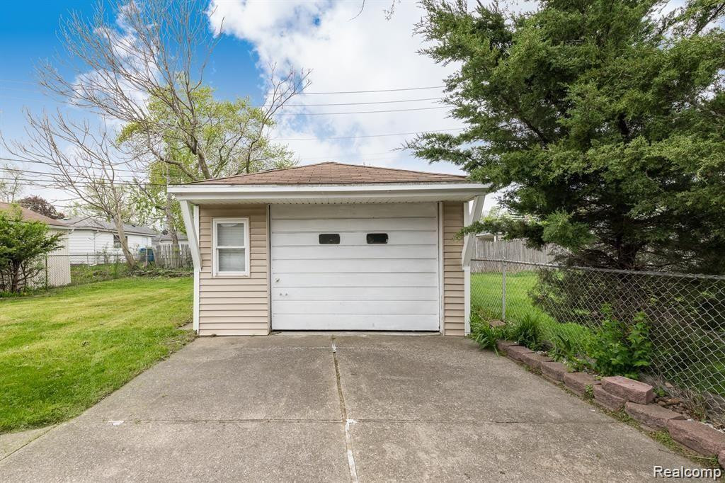 7299 MAYBURN Street, Dearborn Heights, MI 48127 — Photo 5