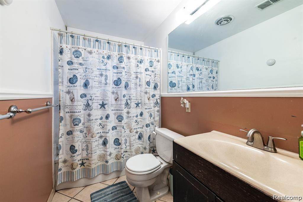 7299 MAYBURN Street, Dearborn Heights, MI 48127 — Photo 24