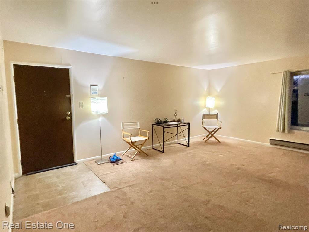 1804 COLONIAL VILLAGE Way, 4, Waterford, MI 48328 — Photo 4