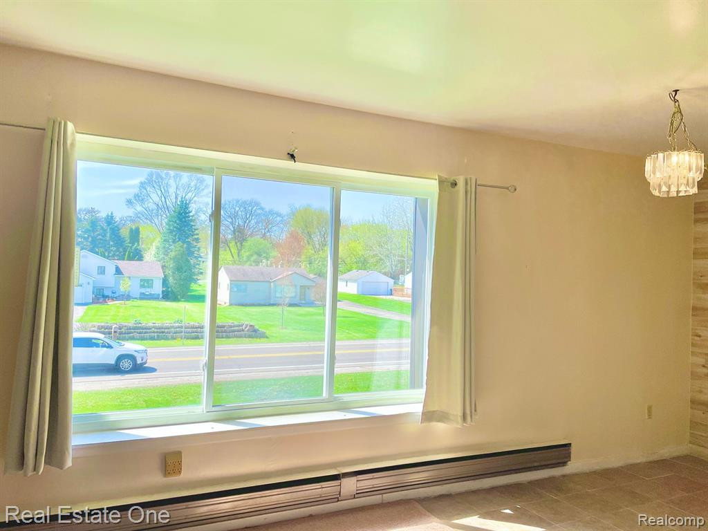 1804 COLONIAL VILLAGE Way, 4, Waterford, MI 48328 — Photo 5