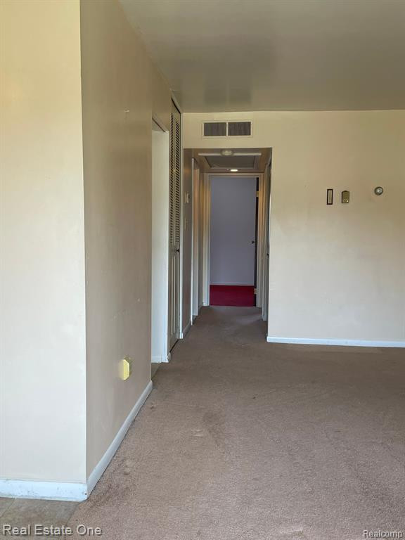 1804 COLONIAL VILLAGE Way, 4, Waterford, MI 48328 — Photo 15