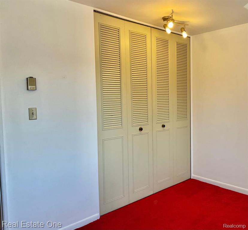 1804 COLONIAL VILLAGE Way, 4, Waterford, MI 48328 — Photo 20