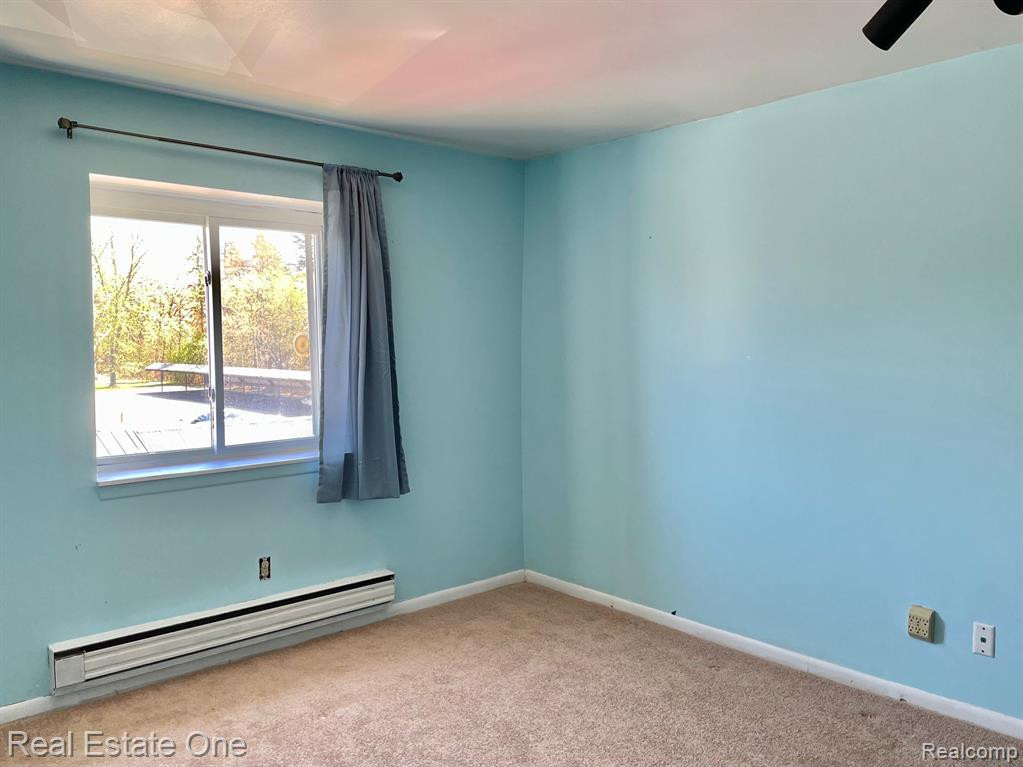 1804 COLONIAL VILLAGE Way, 4, Waterford, MI 48328 — Photo 21