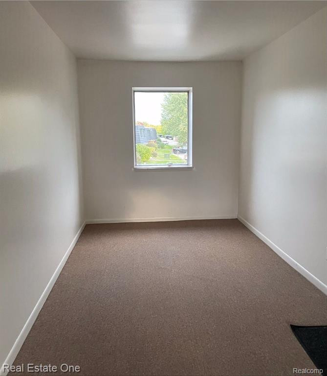 1804 COLONIAL VILLAGE Way, 4, Waterford, MI 48328 — Photo 28