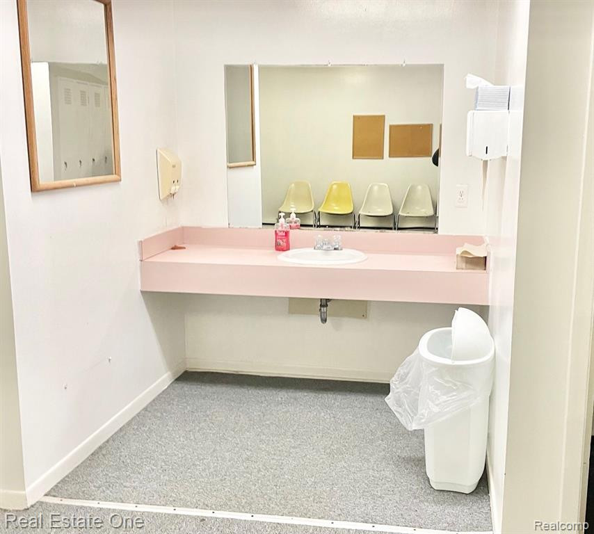 1804 COLONIAL VILLAGE Way, 4, Waterford, MI 48328 — Photo 43