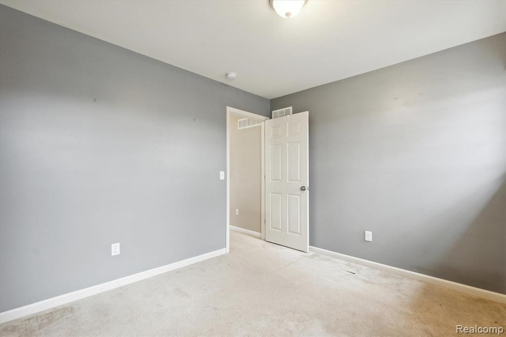 3860 Silver Charm Ln Lane, Howell, MI 48843 — Photo 33