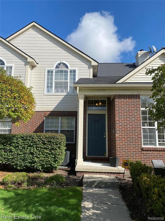 18203 ADRI CIRCLE Circle S, Commerce Twp, MI — Photo 2